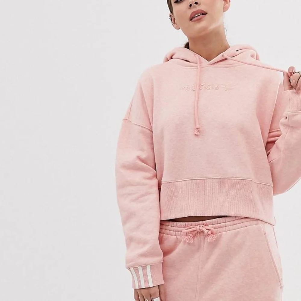 NWT ADIDAS ORIGINALS WOMENS COEEZE CROPPED HOODIE PINK DU2353 - Picture 5 of 9